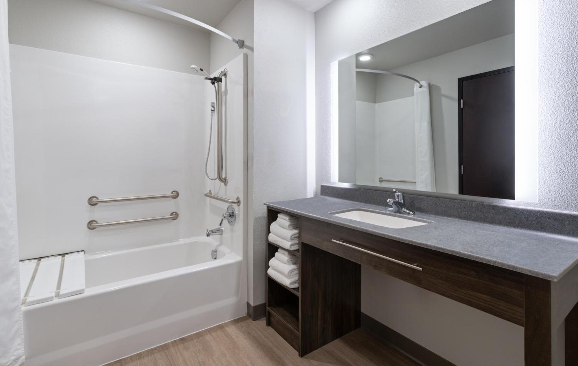My Place Hotel-Watertown, Sd Bagian luar foto
